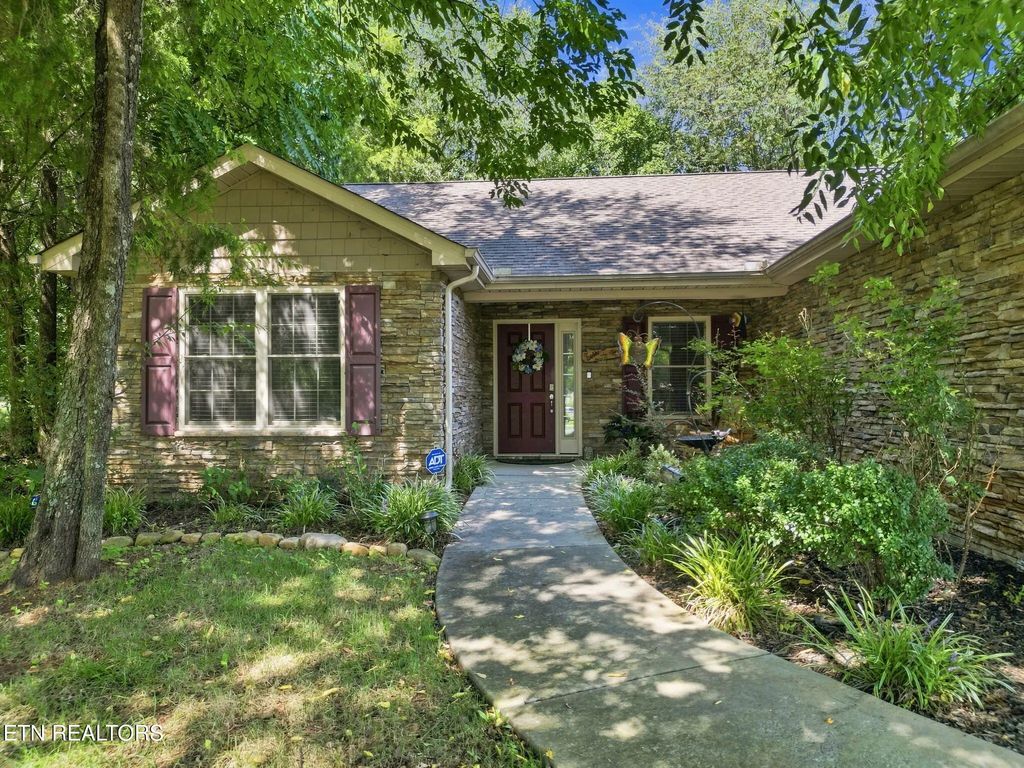 159 Utsesti Trace, Loudon