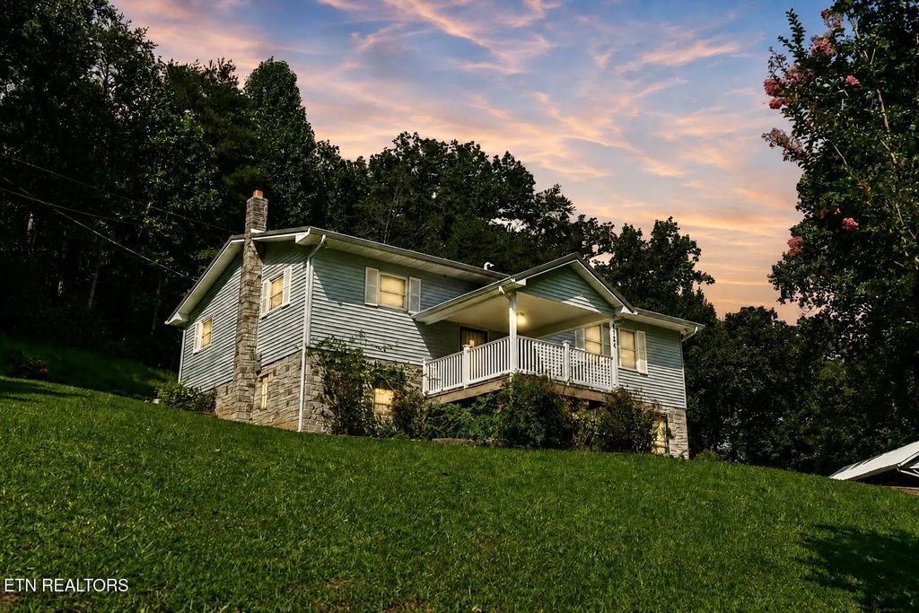 8724 Spangler Rd, Knoxville