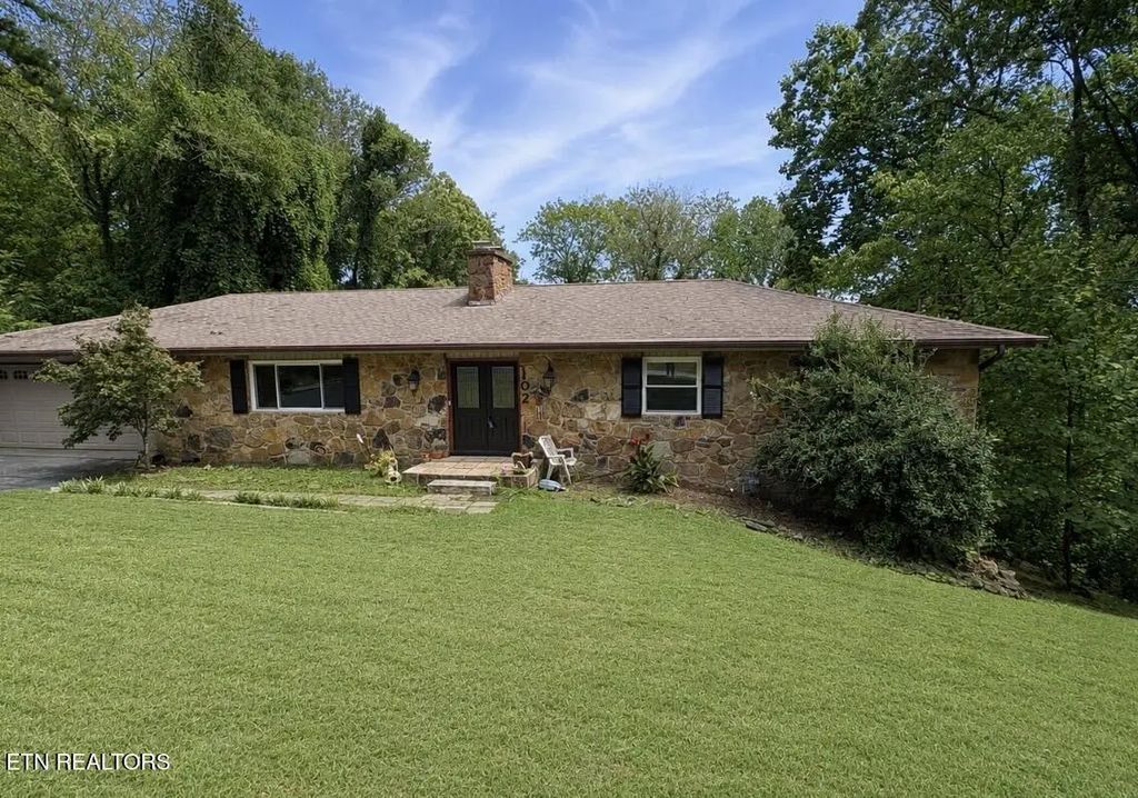102 E Morningside Drive, Oak Ridge