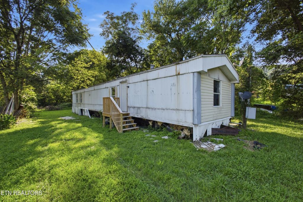 607 W Wheeler St, Rockwood