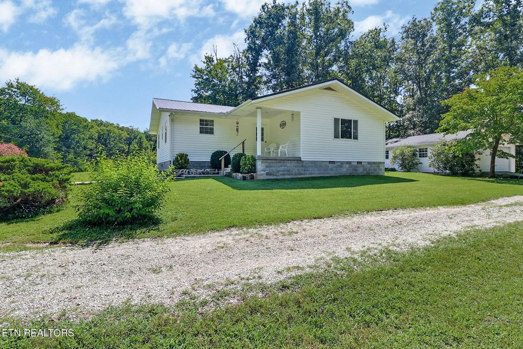785 Dunford Lane, Allardt