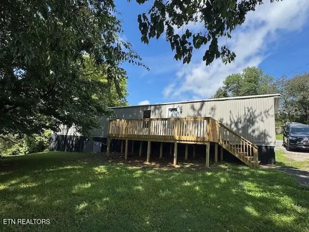 840 Kerr St, Dandridge