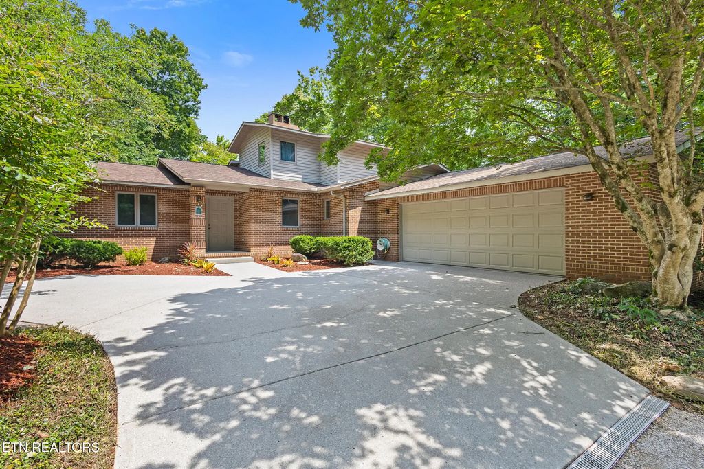 414 De Armond Rd, Kingston
