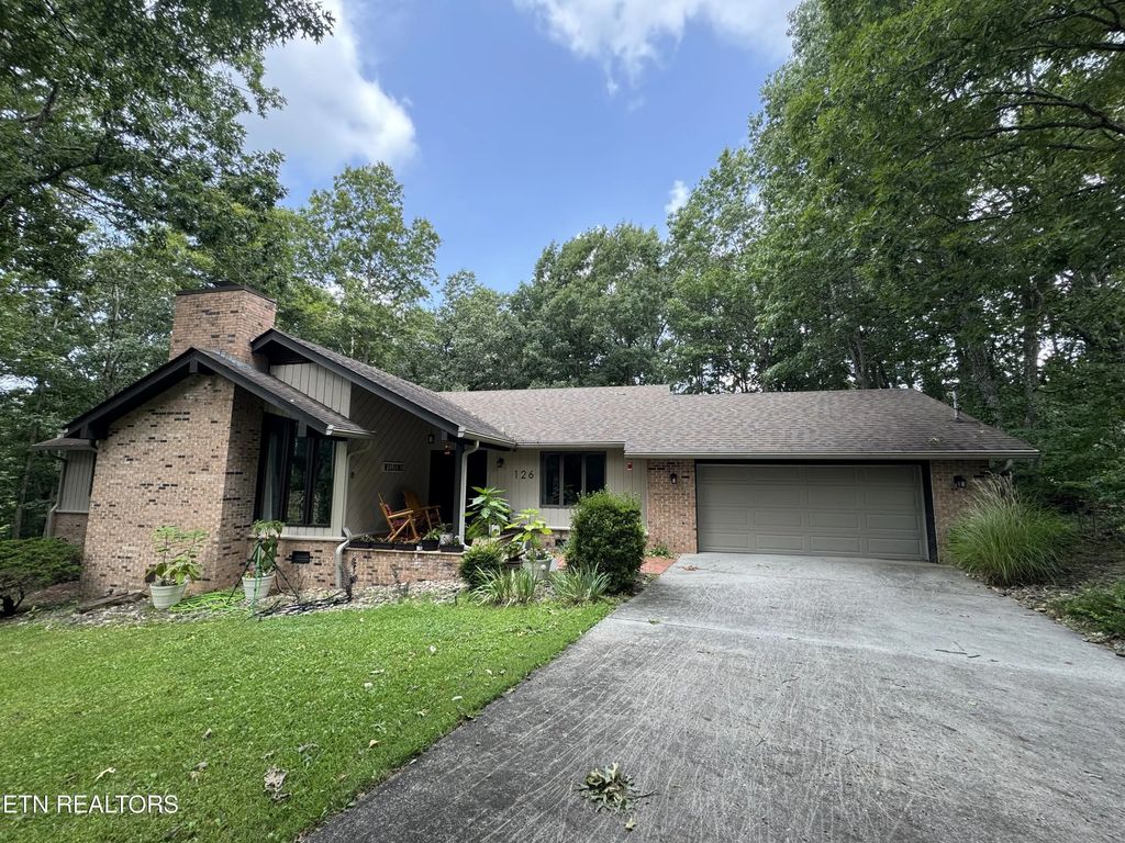 126 Rolling Green Drive, Crossville
