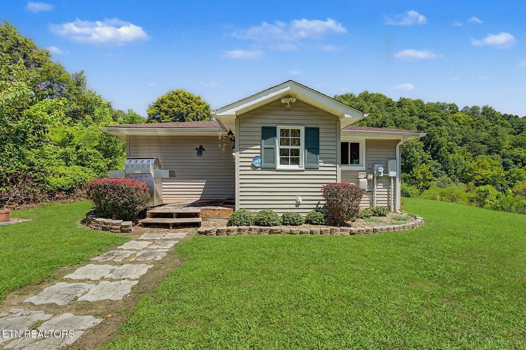 136 Bear Hollow Rd, Bristol