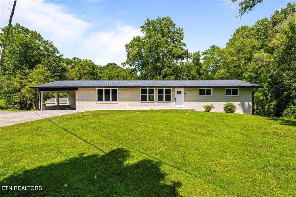 110 Skyline Drive, Oneida