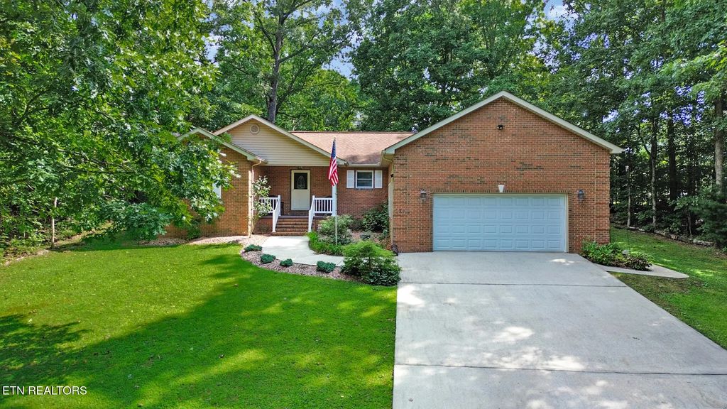 227 Saint George Drive, Crossville