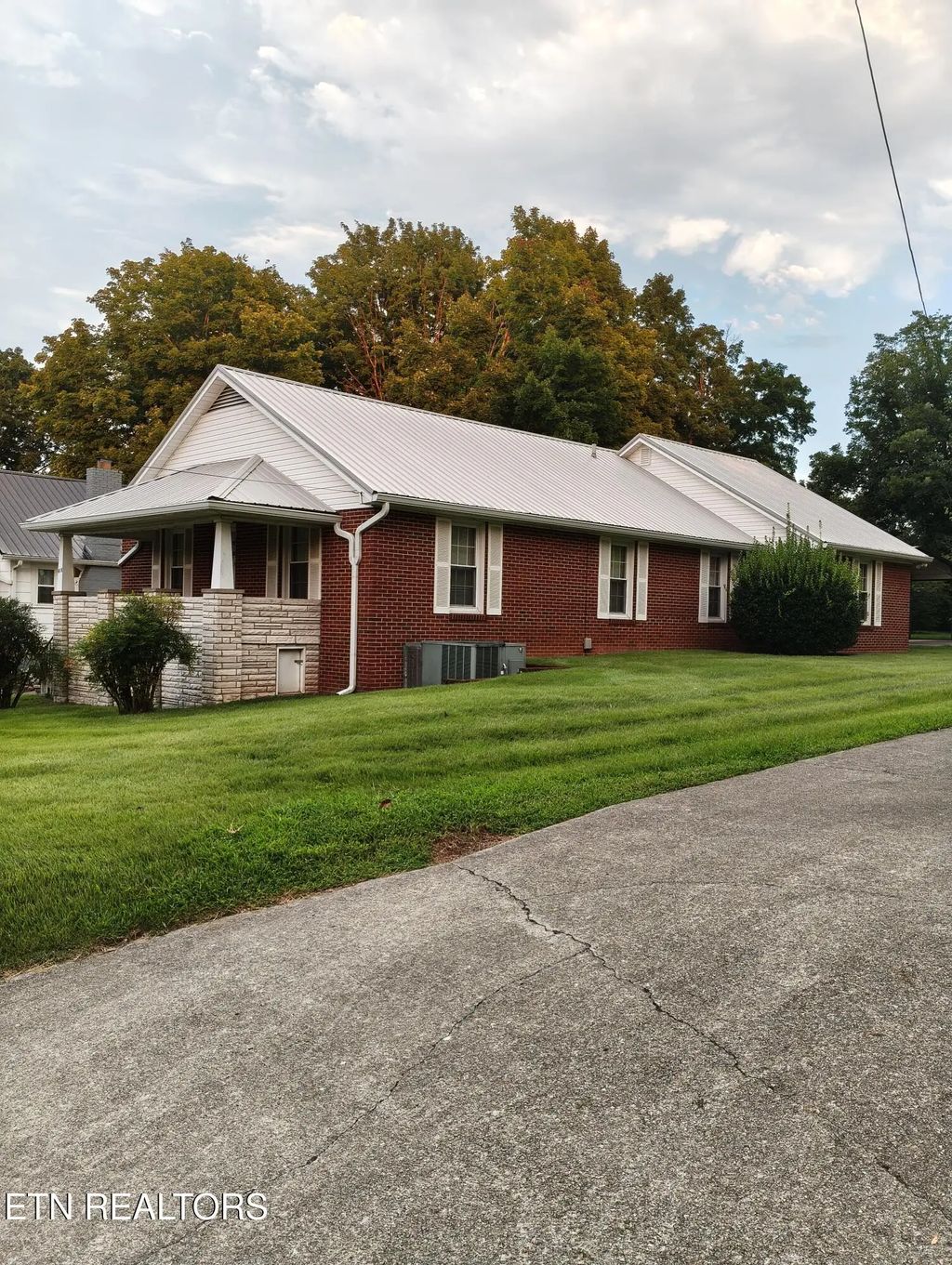 615 Wharf St, Loudon