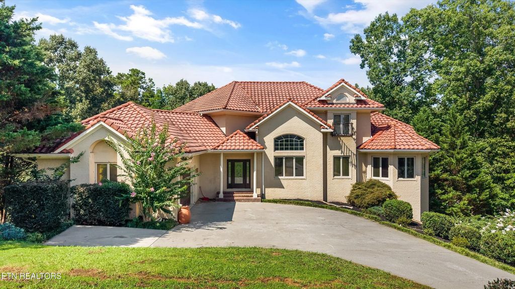 10315 N River Tr, Knoxville