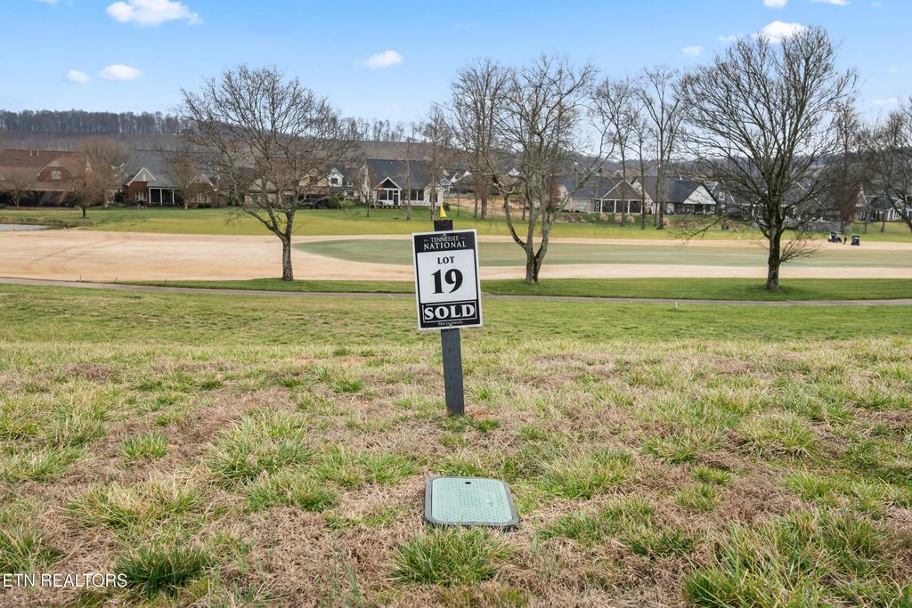 445 Mockingbird Lane, Loudon