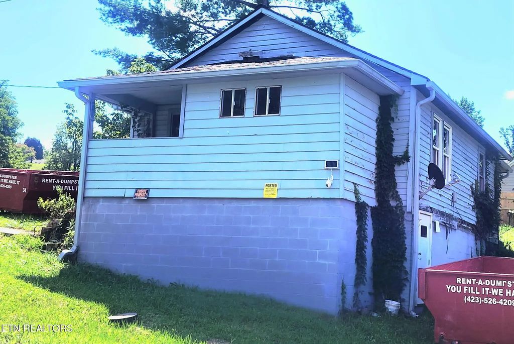 690 Shawanee Rd, Harrogate