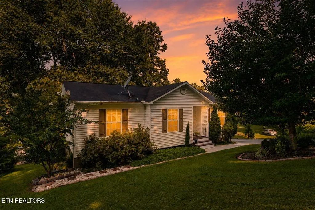 124 Mac Ivey Lane, LaFollette