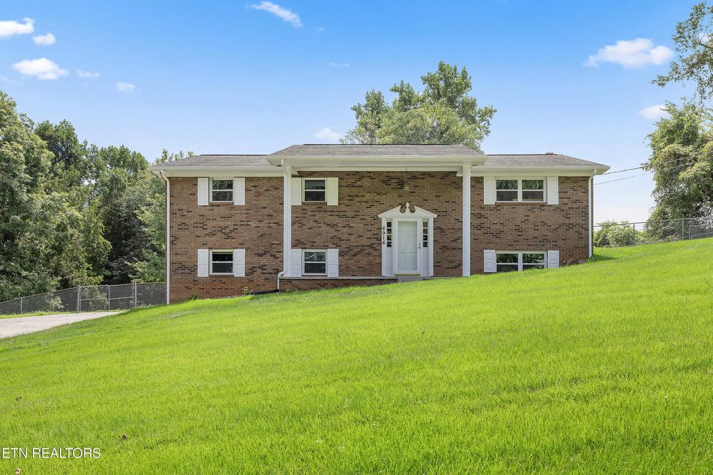 6916 Wood Rd, Corryton