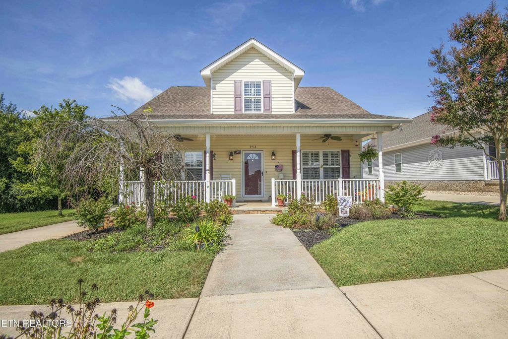 952 Stratford Ave, Sweetwater