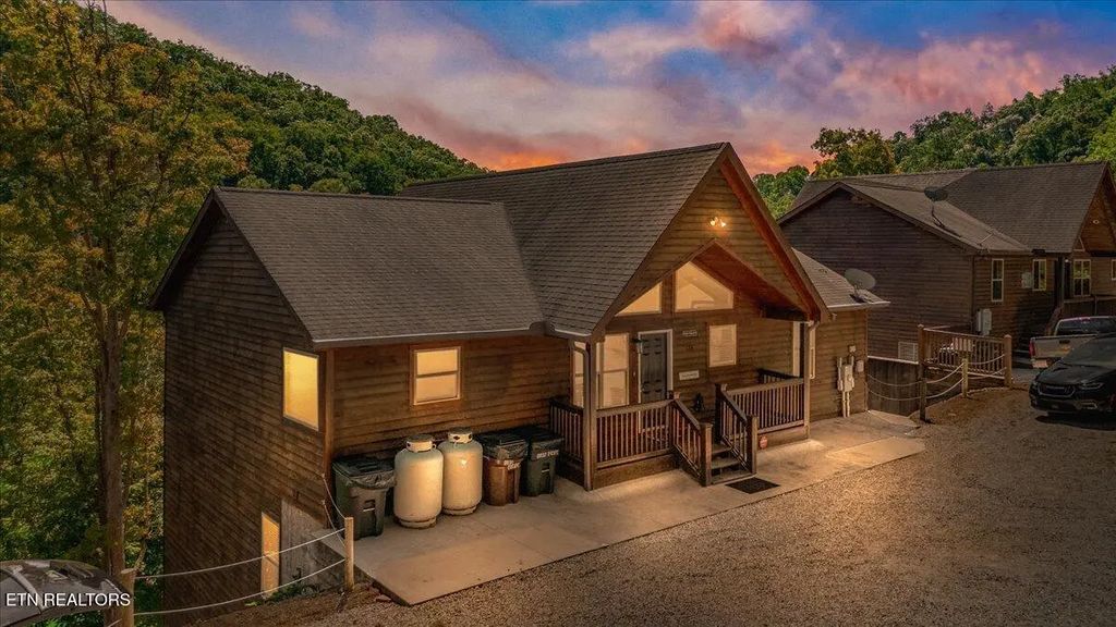 126 Bluewater Lane, LaFollette