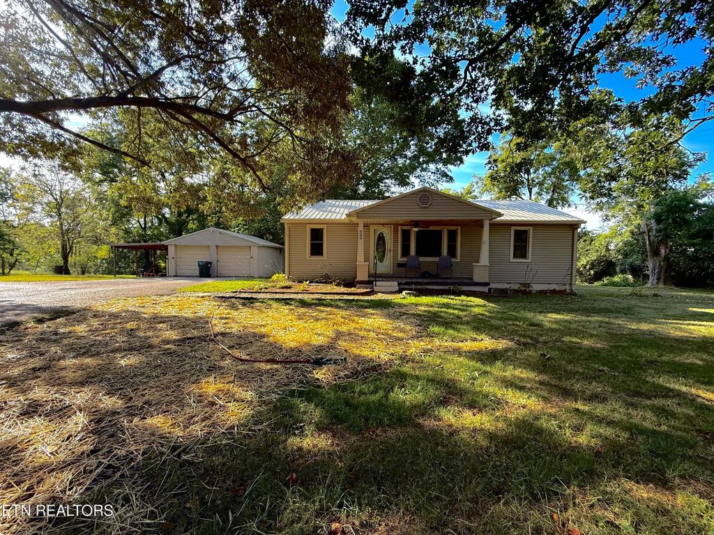 900 E First St. St, Crossville
