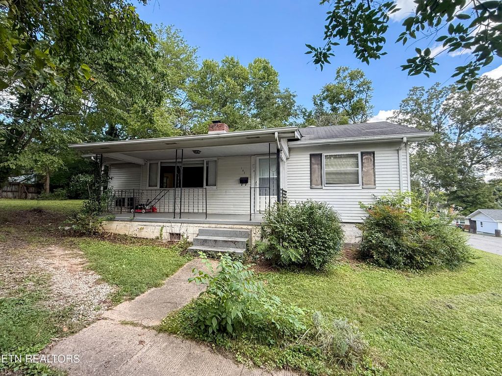 102 W Farragut Rd, Oak Ridge
