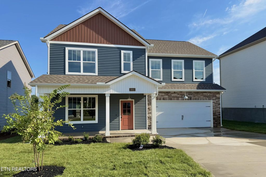 8911 Queensdale Lane, Knoxville