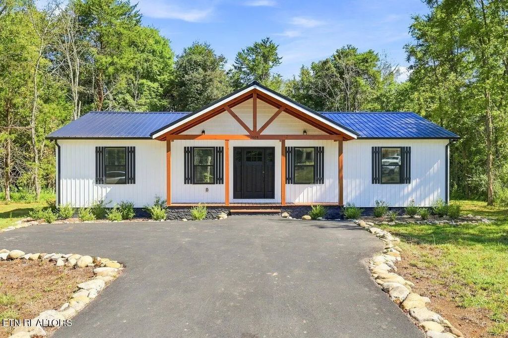 3614 Cove Lane, Baneberry