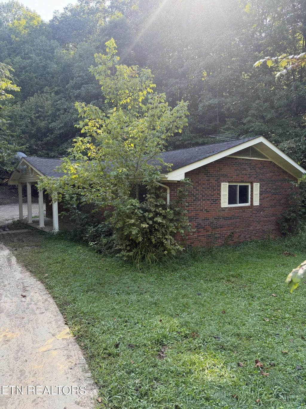 260 Dark Hollow Rd, Andersonville