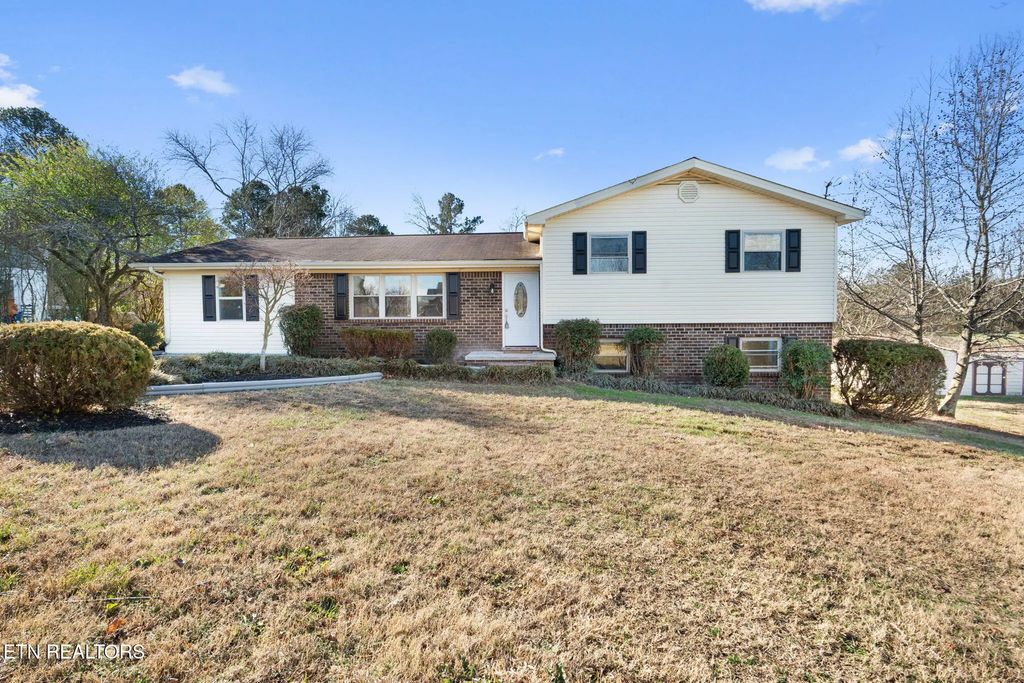 2442 Se Ella Drive Drive, Cleveland