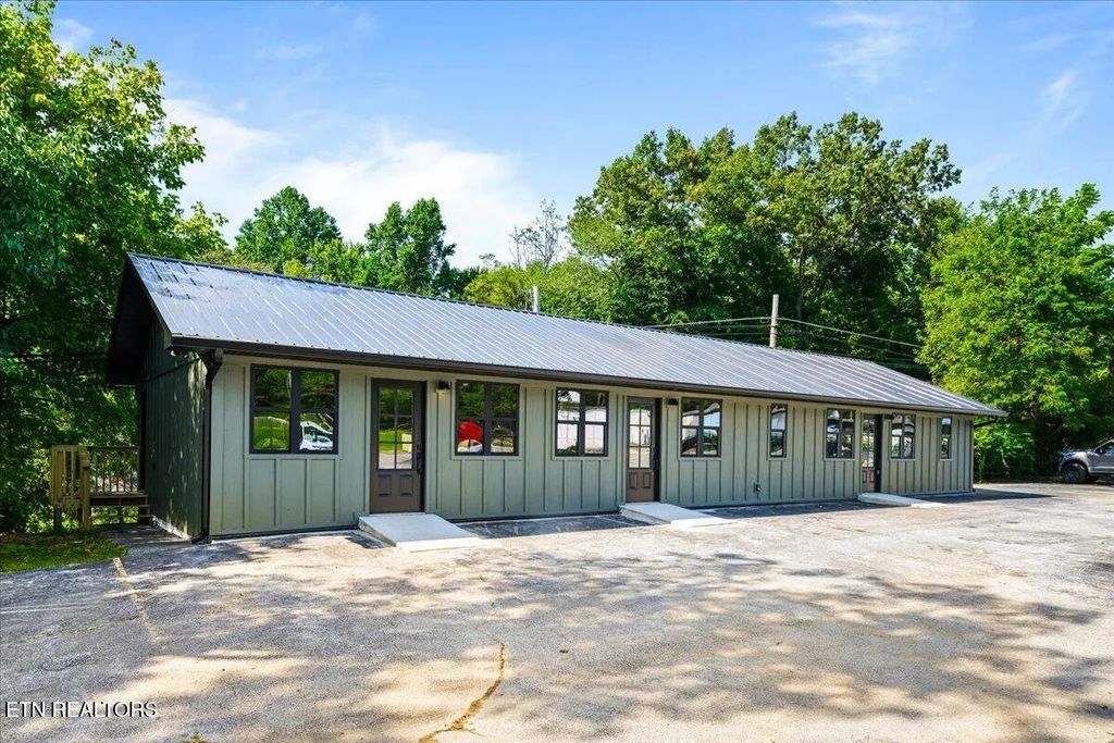 1320 Jacksboro Pike 2, LaFollette