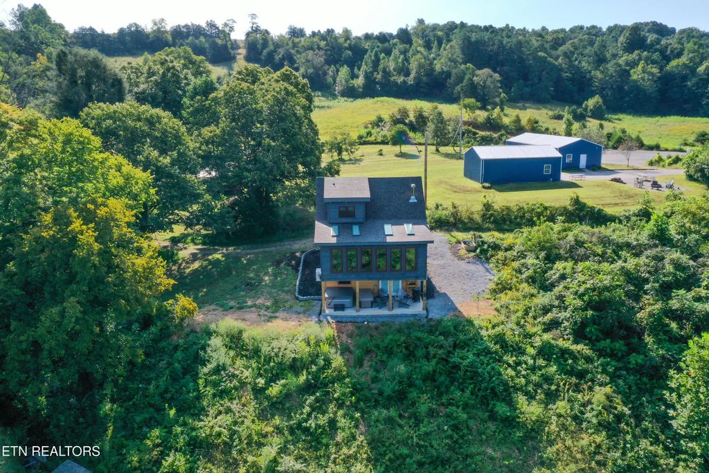 1160 Oak Grove Rd, Harrogate