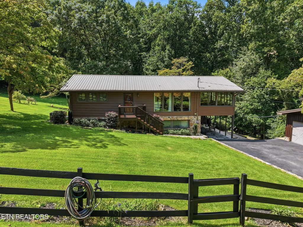 973 Ridge Circle Rd, Andersonville