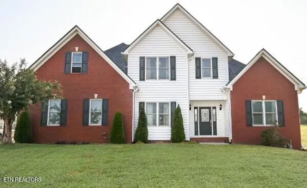 115 Ne Peppertree Drive, Cleveland