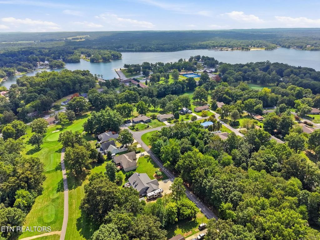 3114 Seminole Loop, Crossville