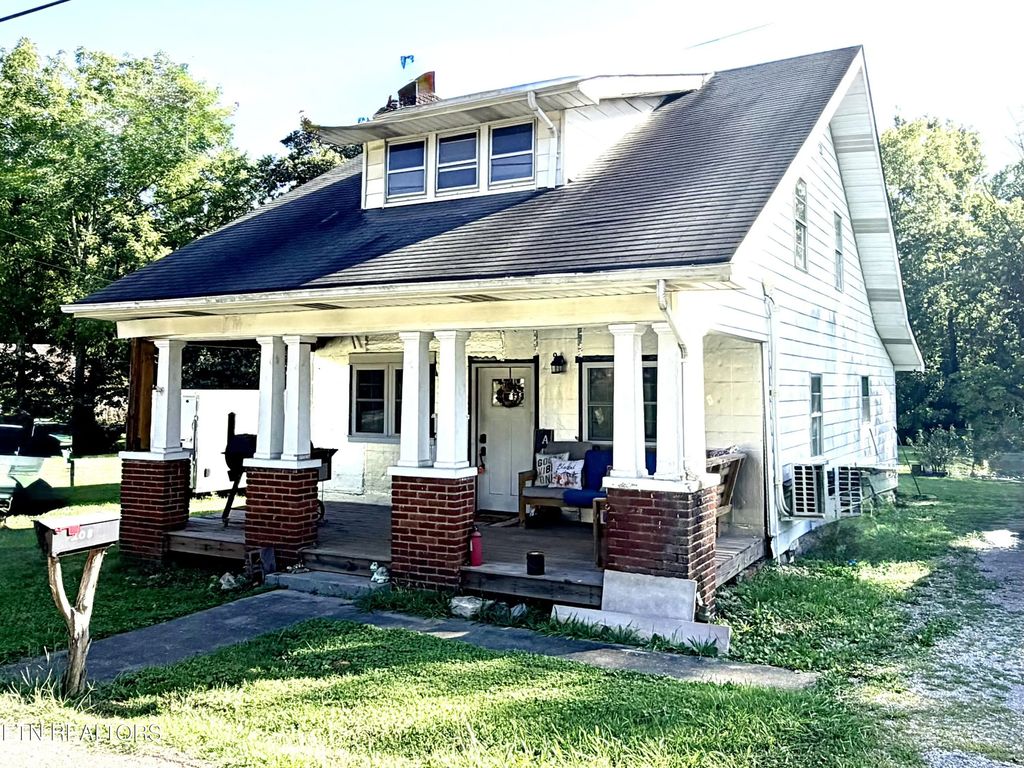 208 E Main Ave, Friendsville