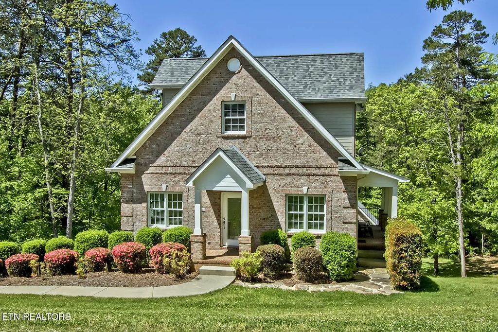 111 Daleyuhski Way, Loudon