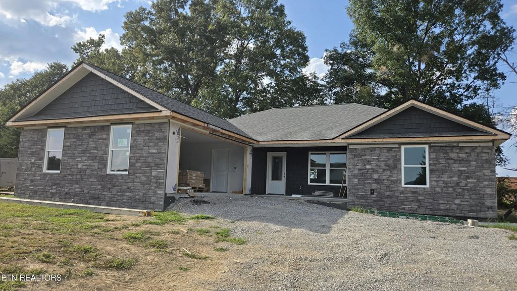 234 Hinch Mountain View Rd, Crossville