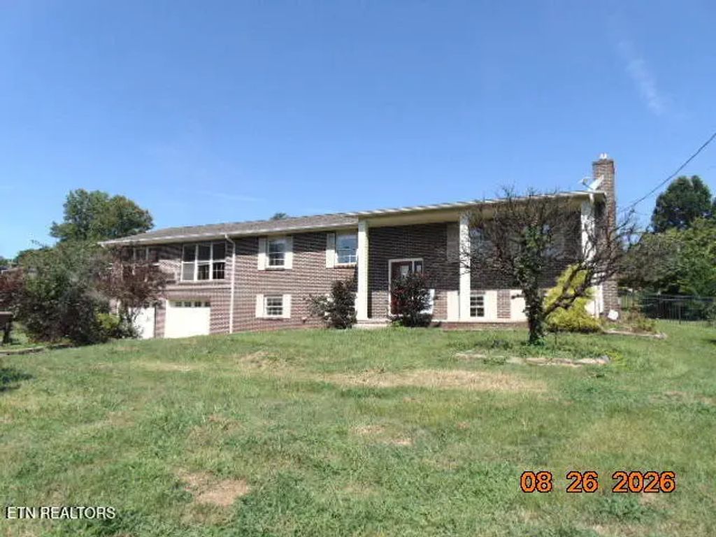 406 Iroquois Lane, Seymour
