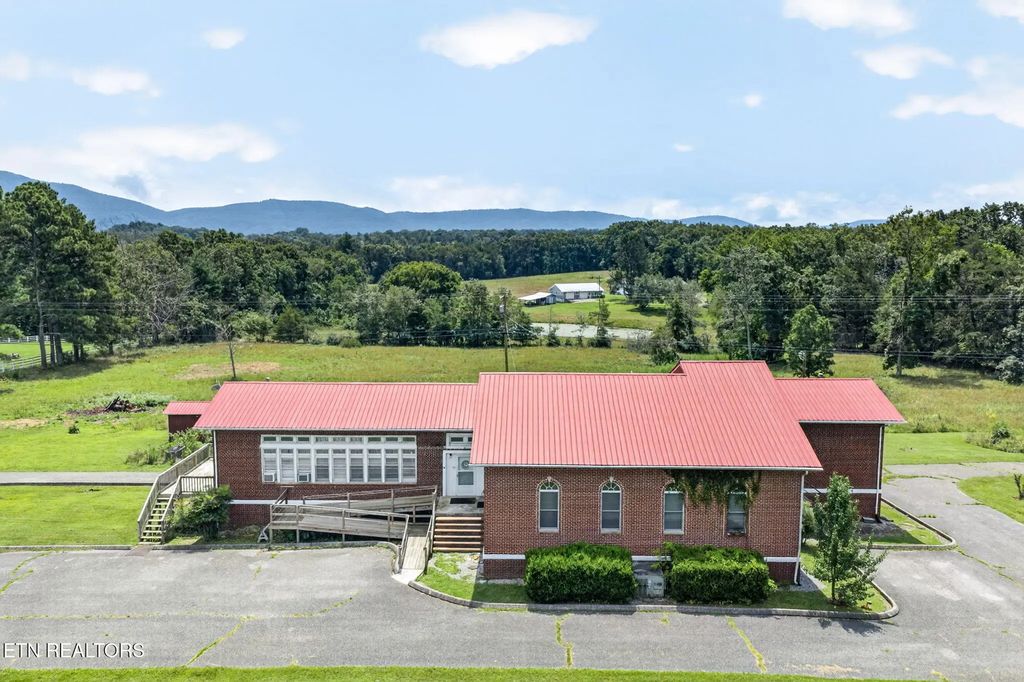 10174 Vandever Rd, Crossville