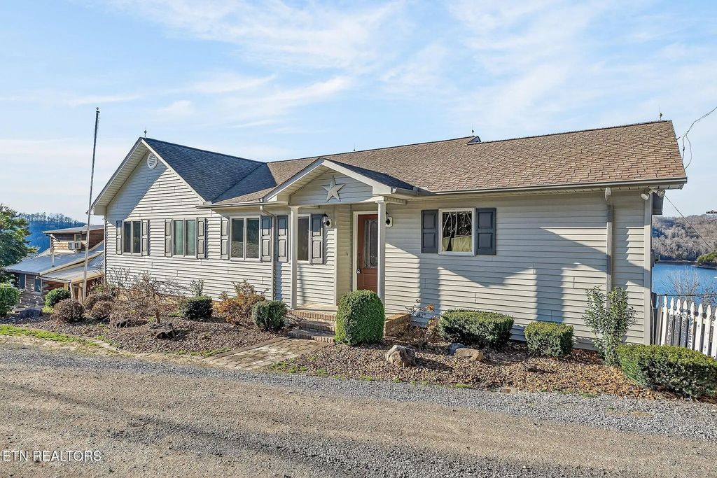 1634 Falling Water Rd, Sparta