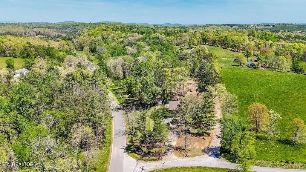 11 Cedar Hills Rd, Grandview