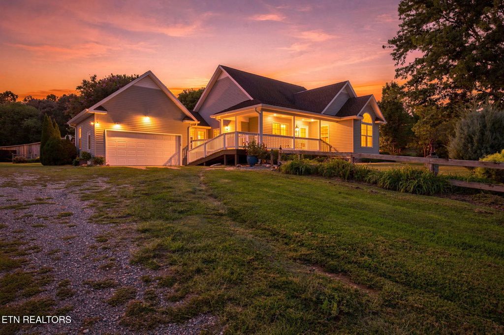 136 Columbus Landing, Delano