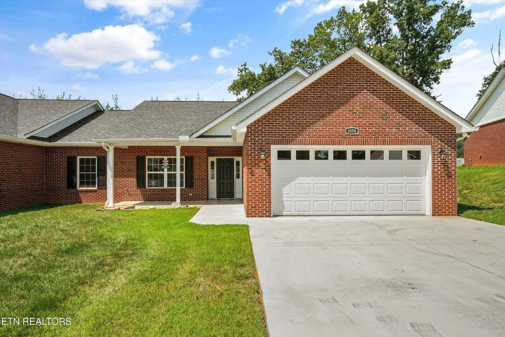 1058 Patriots Landing, Dandridge