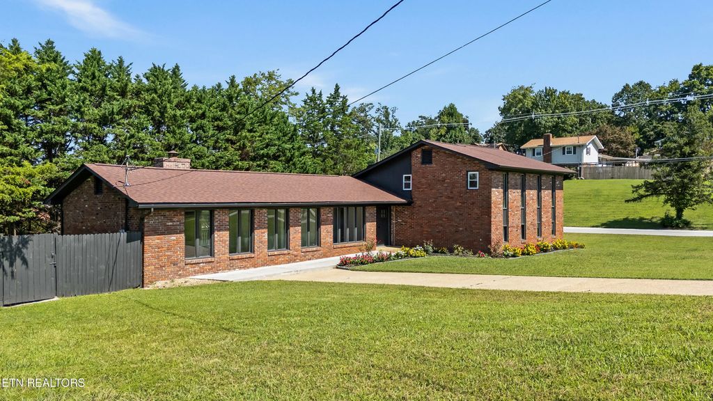 101 Westland Drive, Clinton