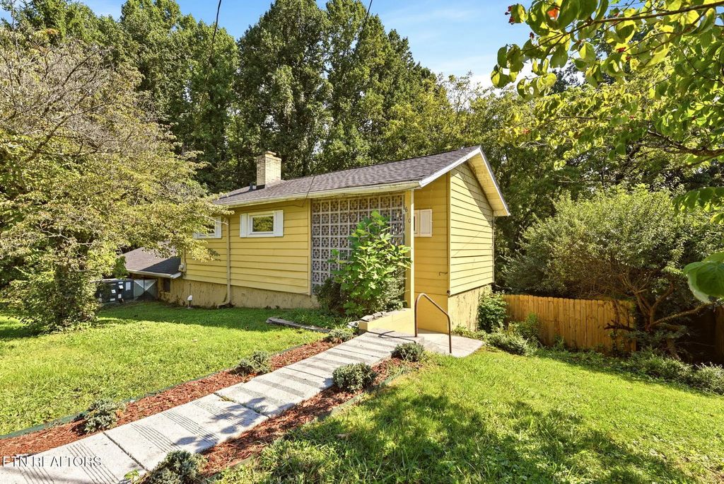 610 Michigan Ave, Oak Ridge