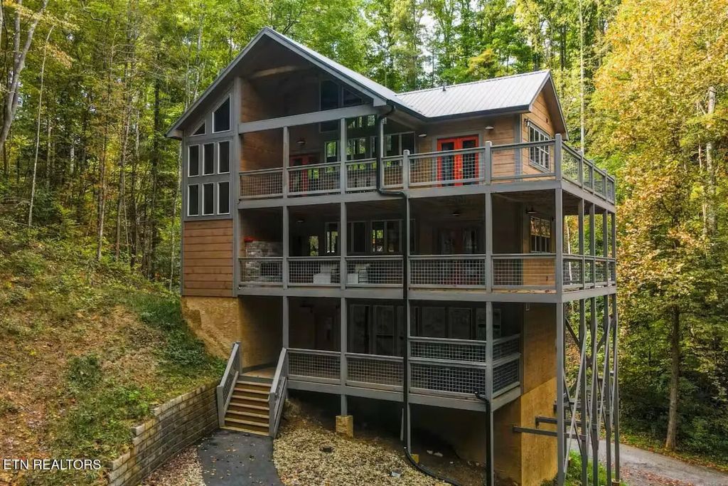 5175 Riversong Way, Sevierville