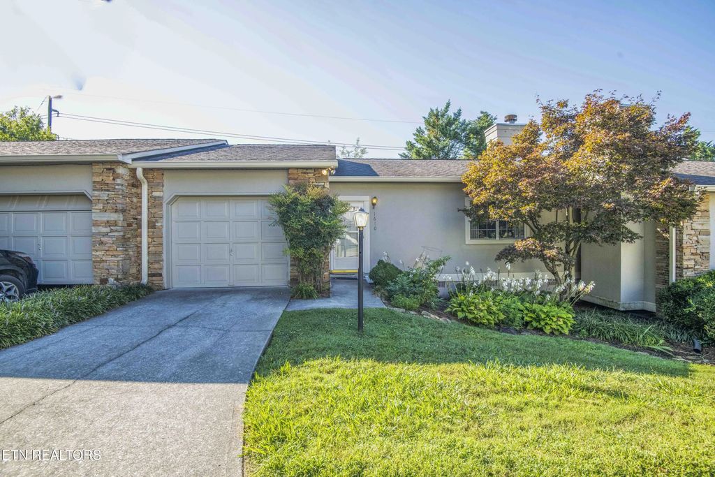 1610 Stone Hedge Drive, Knoxville