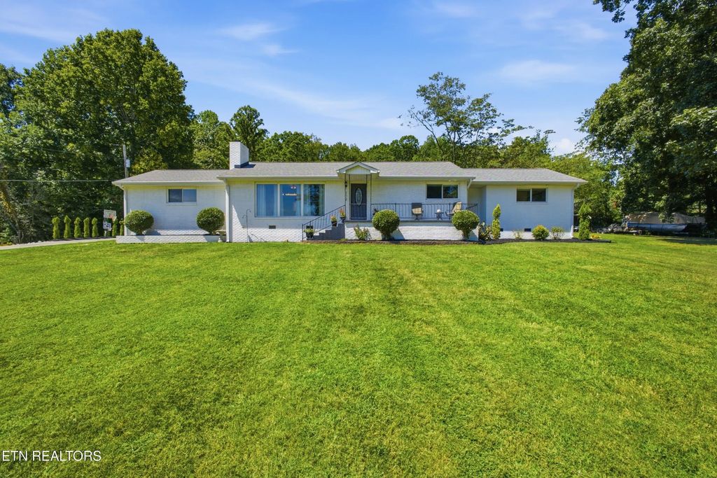 112 Mainsail Rd, Kingston