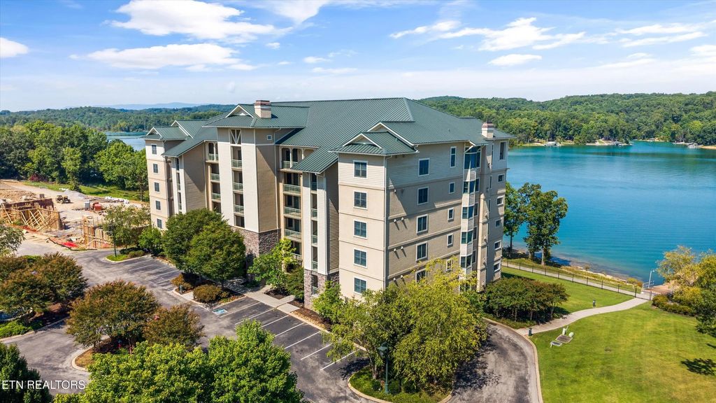 615 Waterside Circle, Andersonville