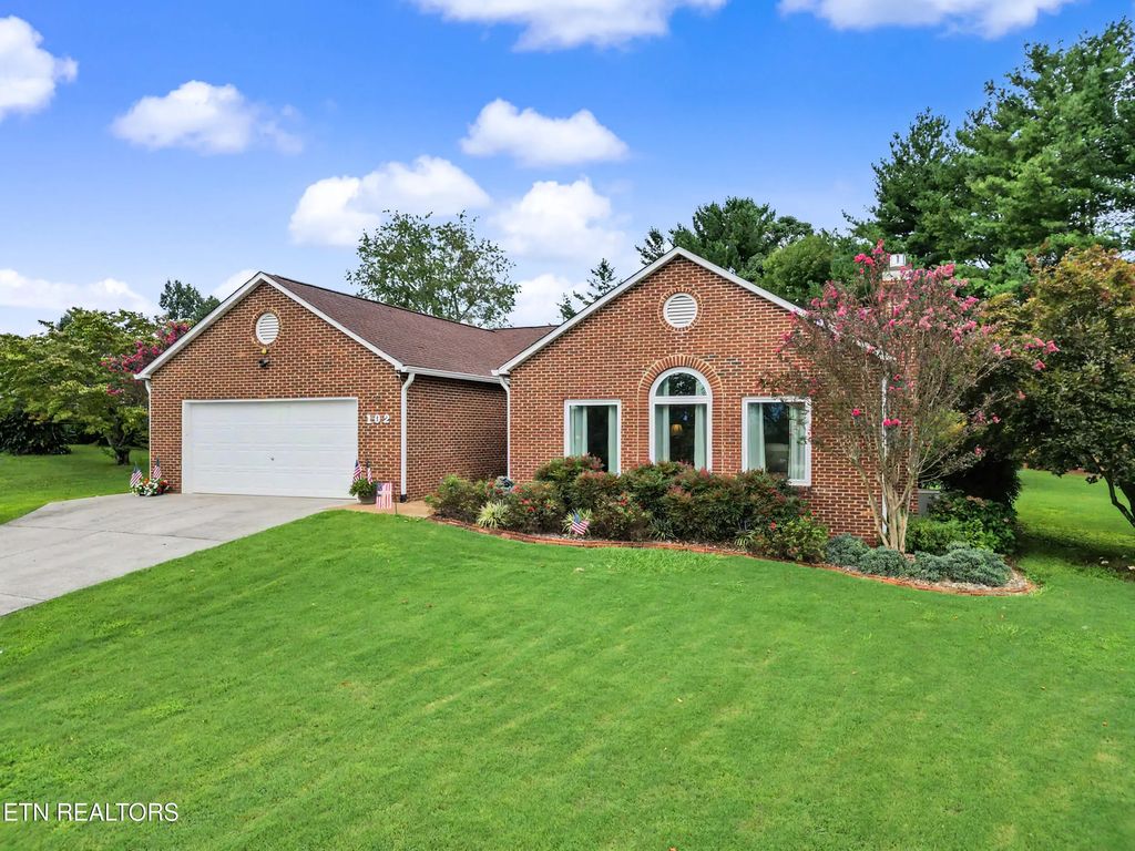 102 Newell Village Drive, Seymour