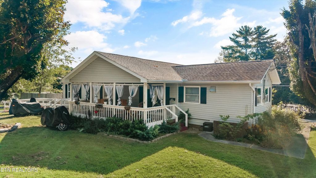 98 Orange Lane, Oak Ridge