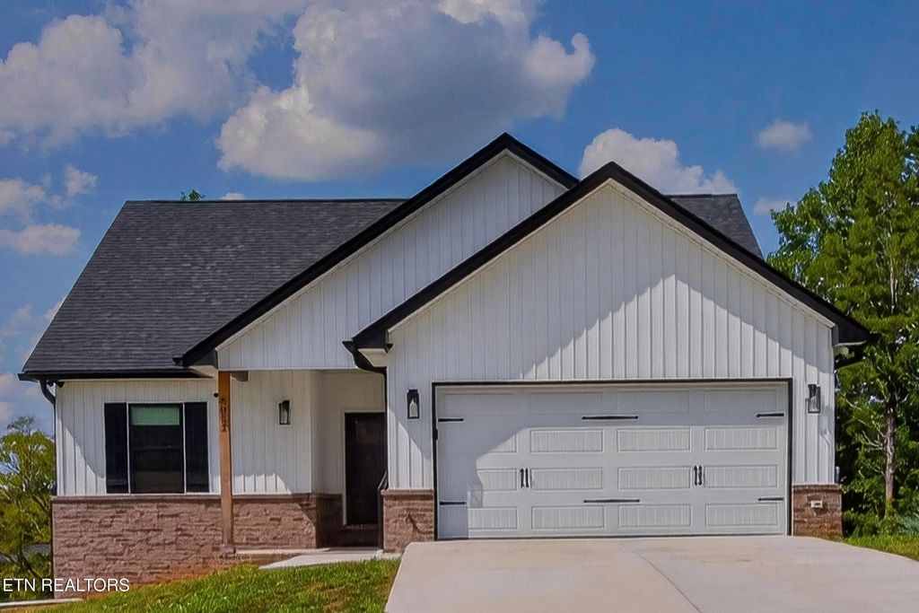 8011 Stone Hollow Drive, Knoxville