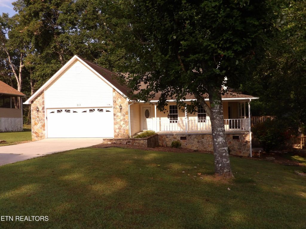 213 Kings Row, Crossville