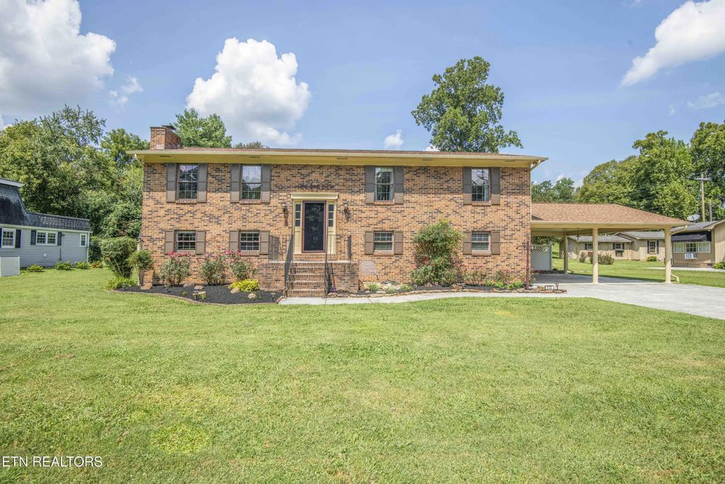 603 Riverbend Rd, Clinton